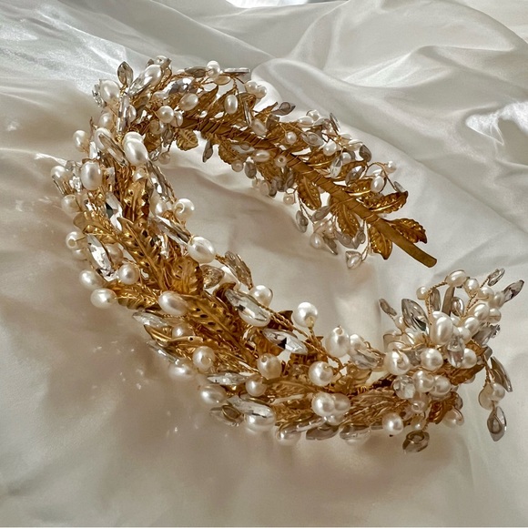 Luxury Gold Bridal Headpiece with Pearls and Crystals